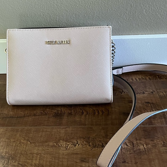 COPY - STEVE MADDEN Bgreer Sling Bag (Pink) - Picture 6 of 10